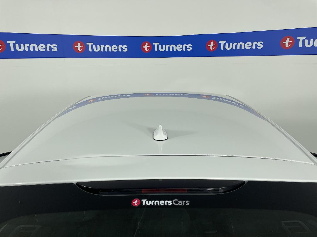 Photo '31' of Holden Commodore Photo '31' of Holden Commodore