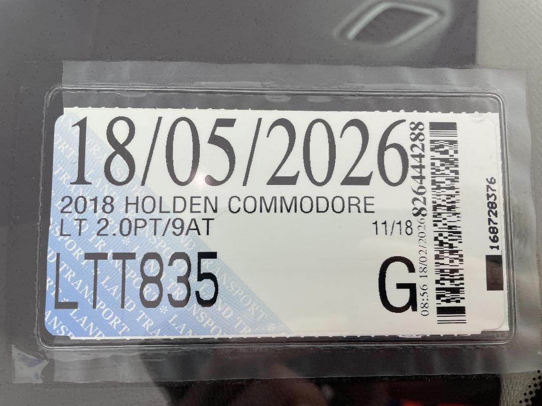 Photo '30' of Holden Commodore Photo '30' of Holden Commodore