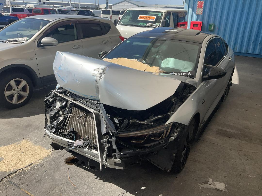 Photo '6' of Holden Commodore VXR