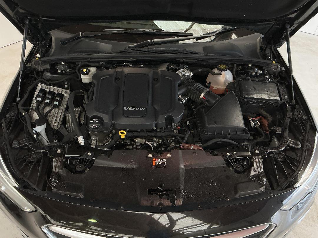 Photo '13' of Holden Commodore Photo '13' of Holden Commodore