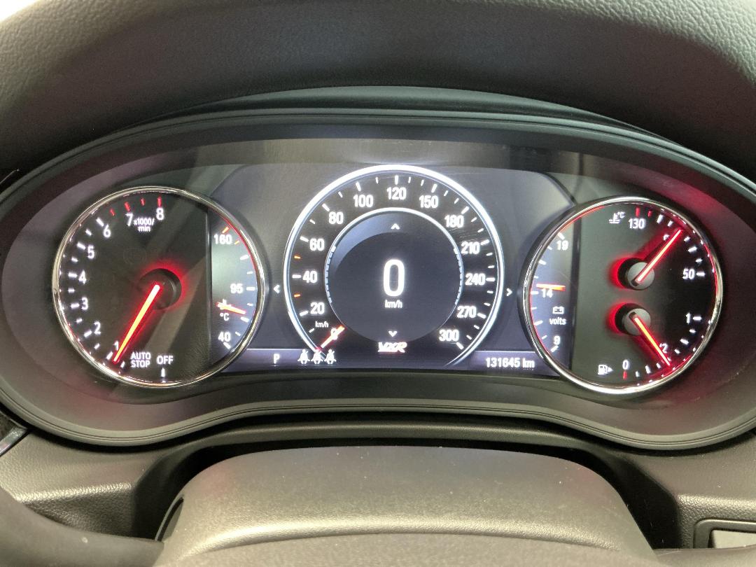 Photo '21' of Holden Commodore Photo '21' of Holden Commodore