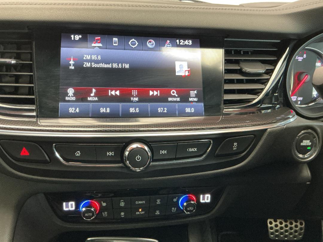 Photo '18' of Holden Commodore Photo '18' of Holden Commodore