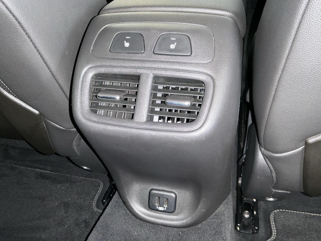 Photo '24' of Holden Commodore Photo '24' of Holden Commodore