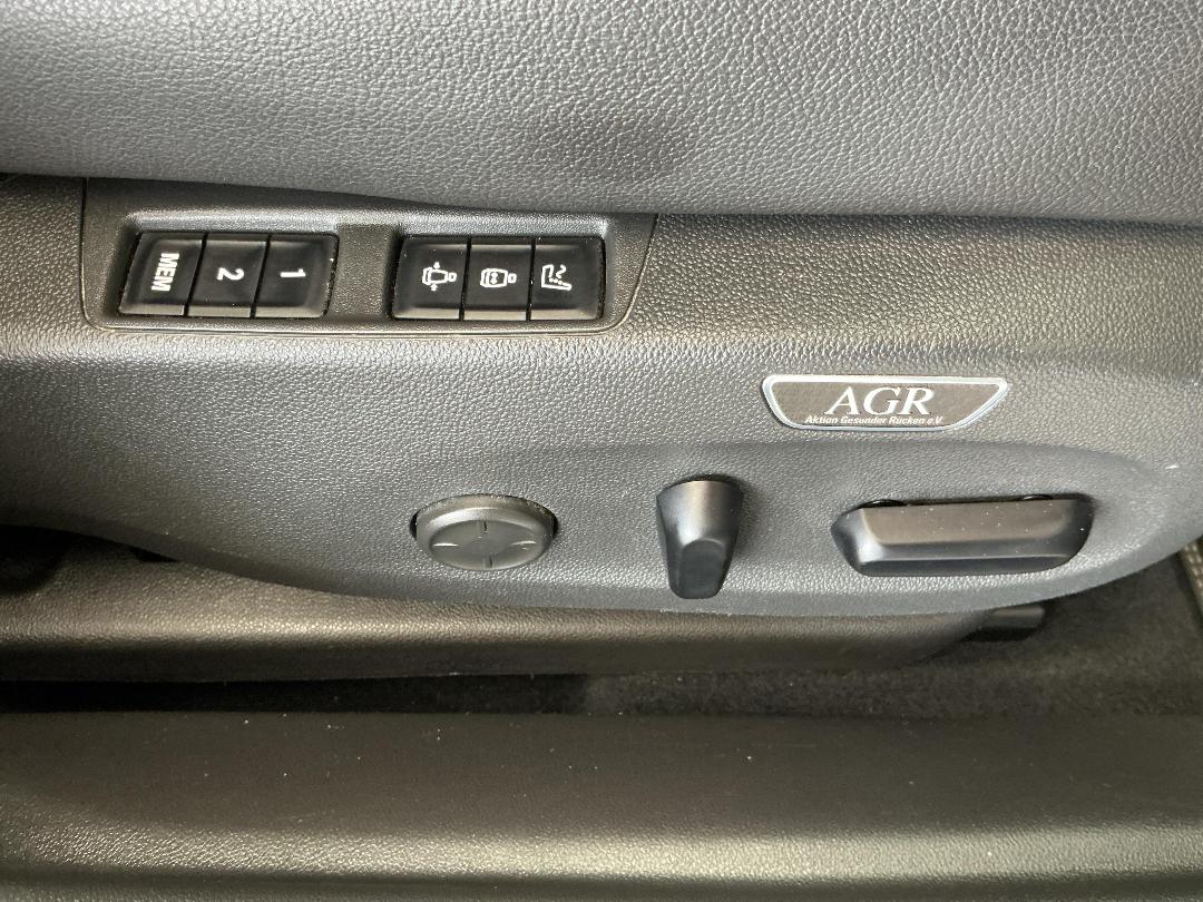 Photo '25' of Holden Commodore Photo '25' of Holden Commodore