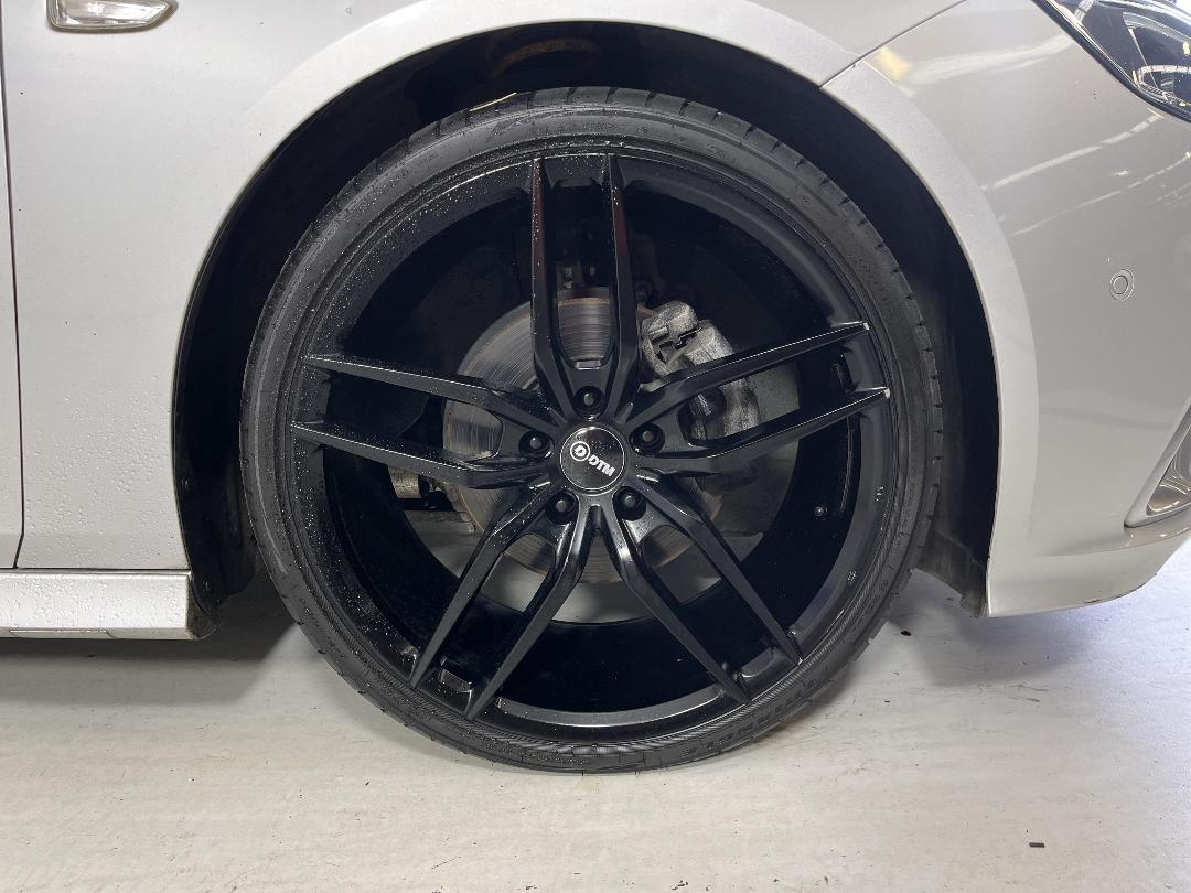 Photo '9' of Holden Commodore