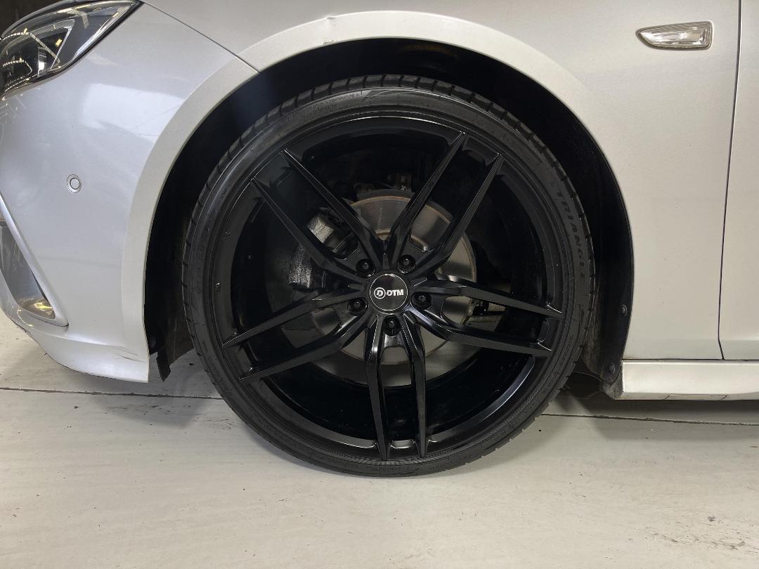 Photo '10' of Holden Commodore