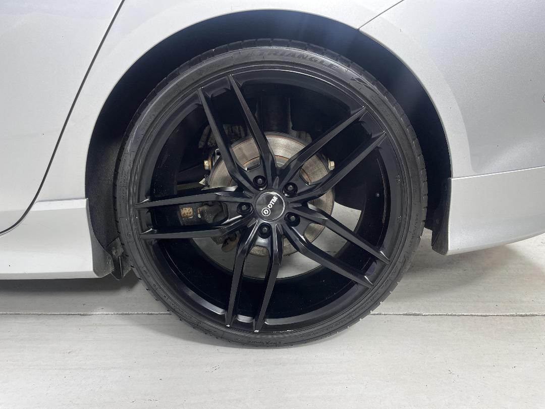 Photo '11' of Holden Commodore