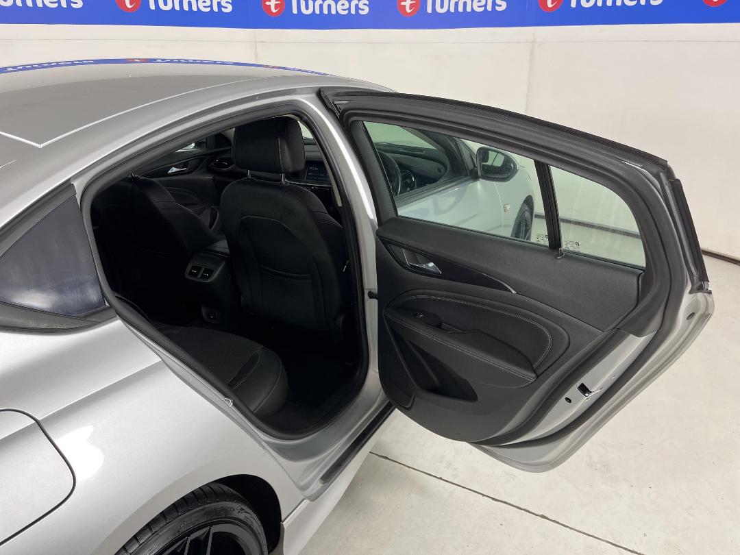 Photo '19' of Holden Commodore