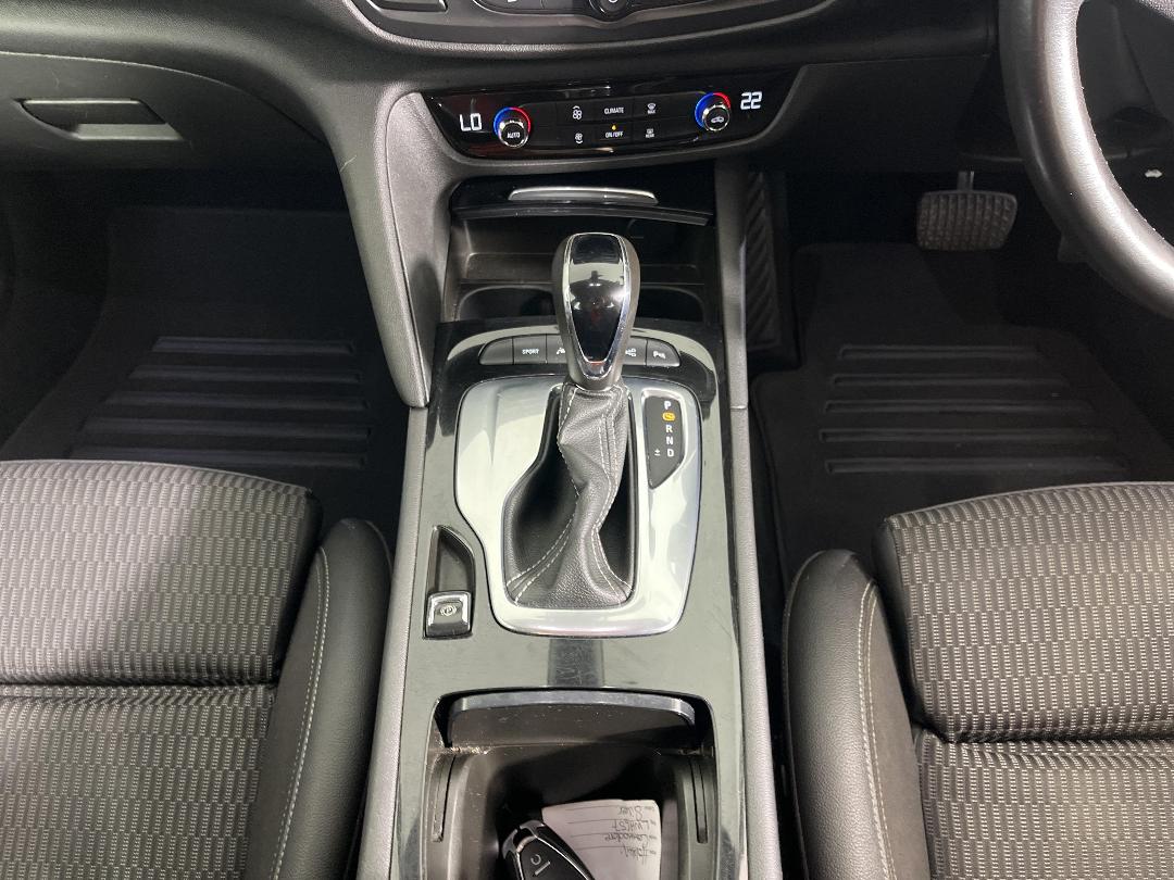 Photo '23' of Holden Commodore