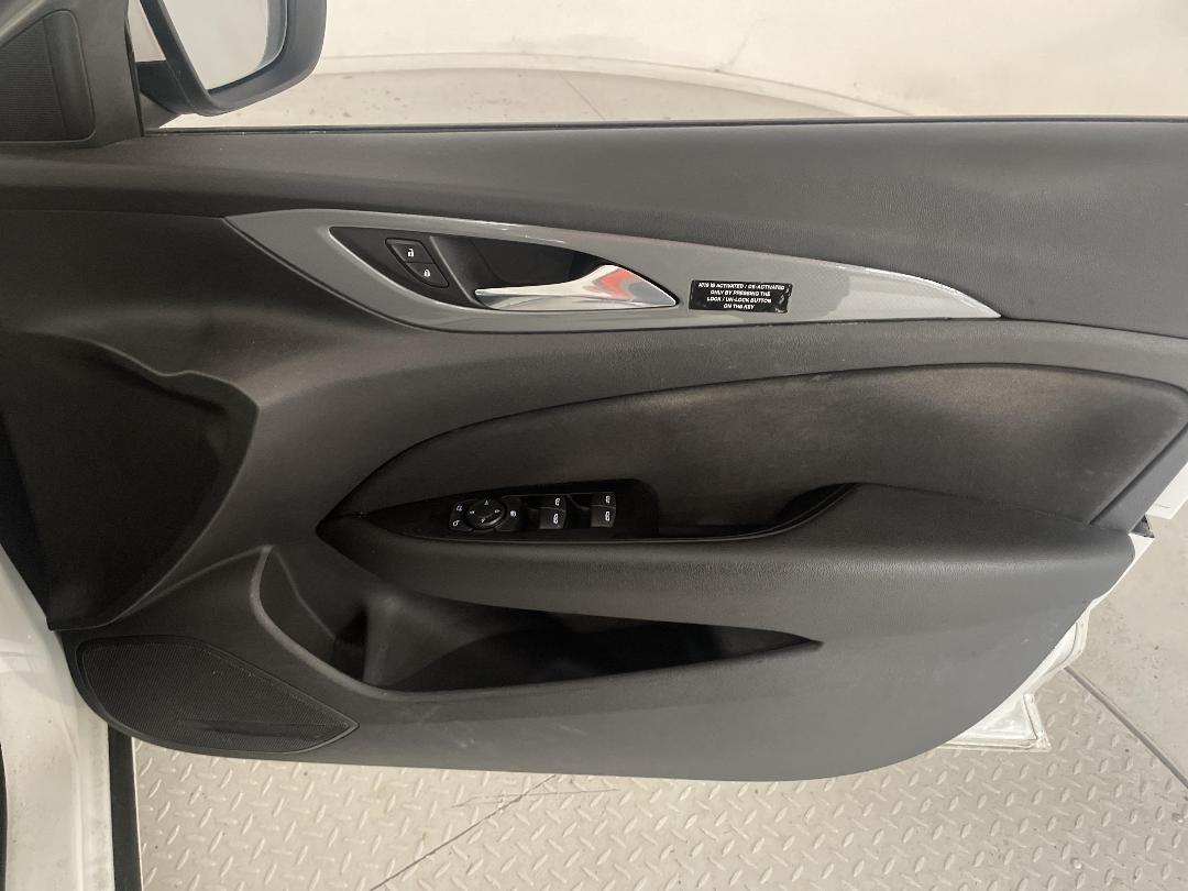 Photo '15' of Holden Commodore