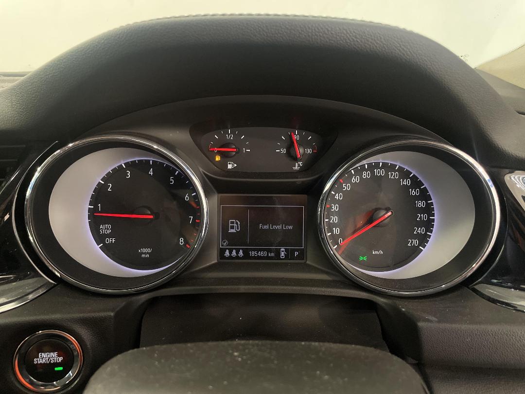 Photo '21' of Holden Commodore