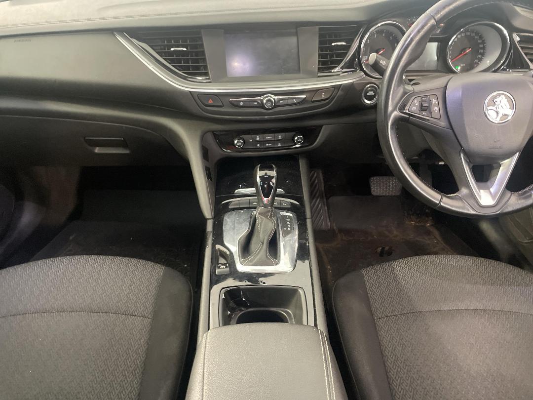 Photo '18' of Holden Commodore