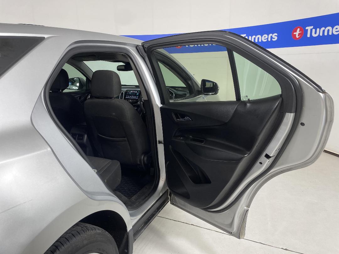 Photo '19' of Holden Equinox