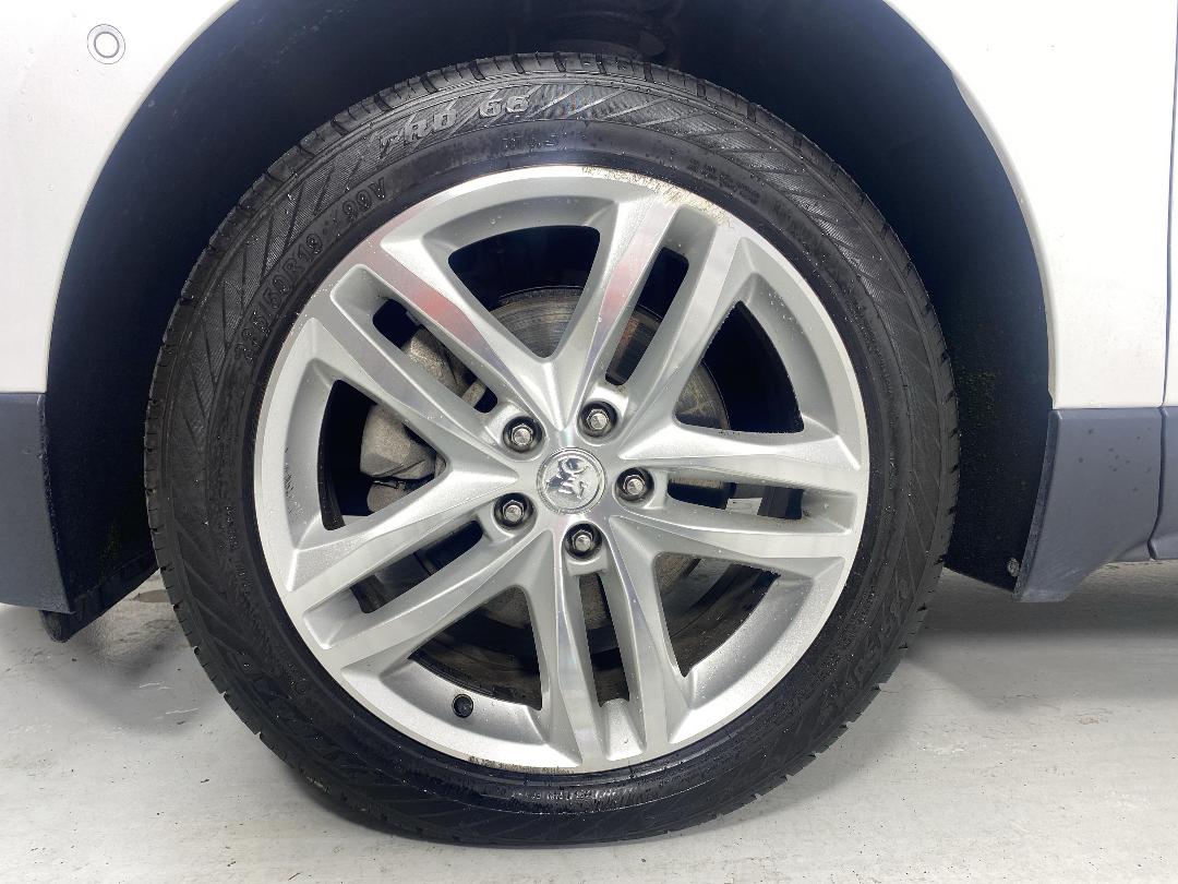 Photo '10' of Holden Equinox