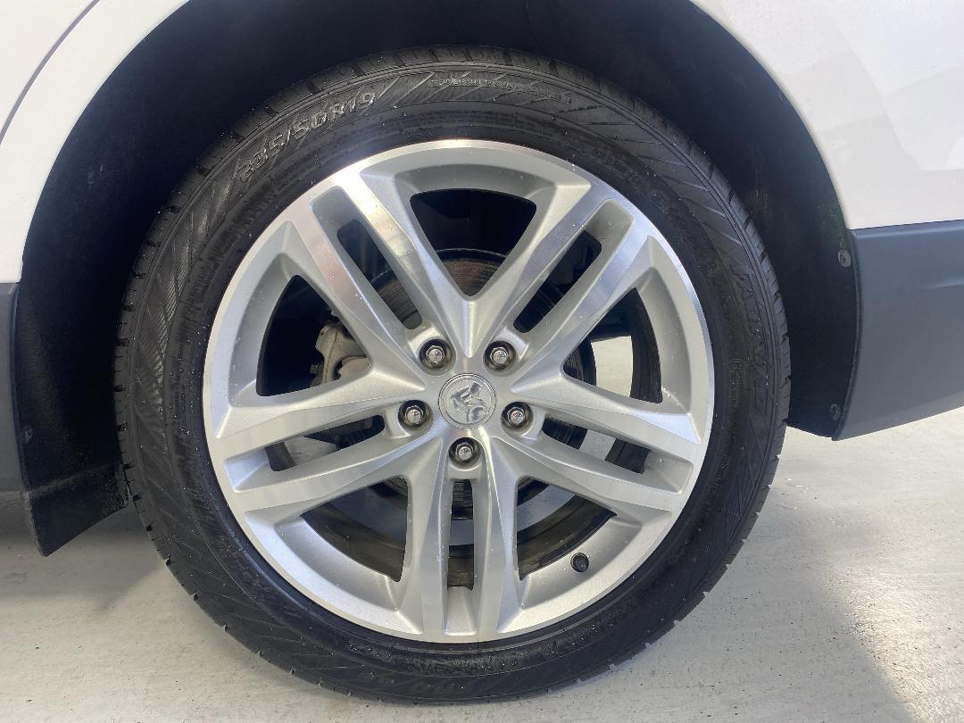 Photo '11' of Holden Equinox