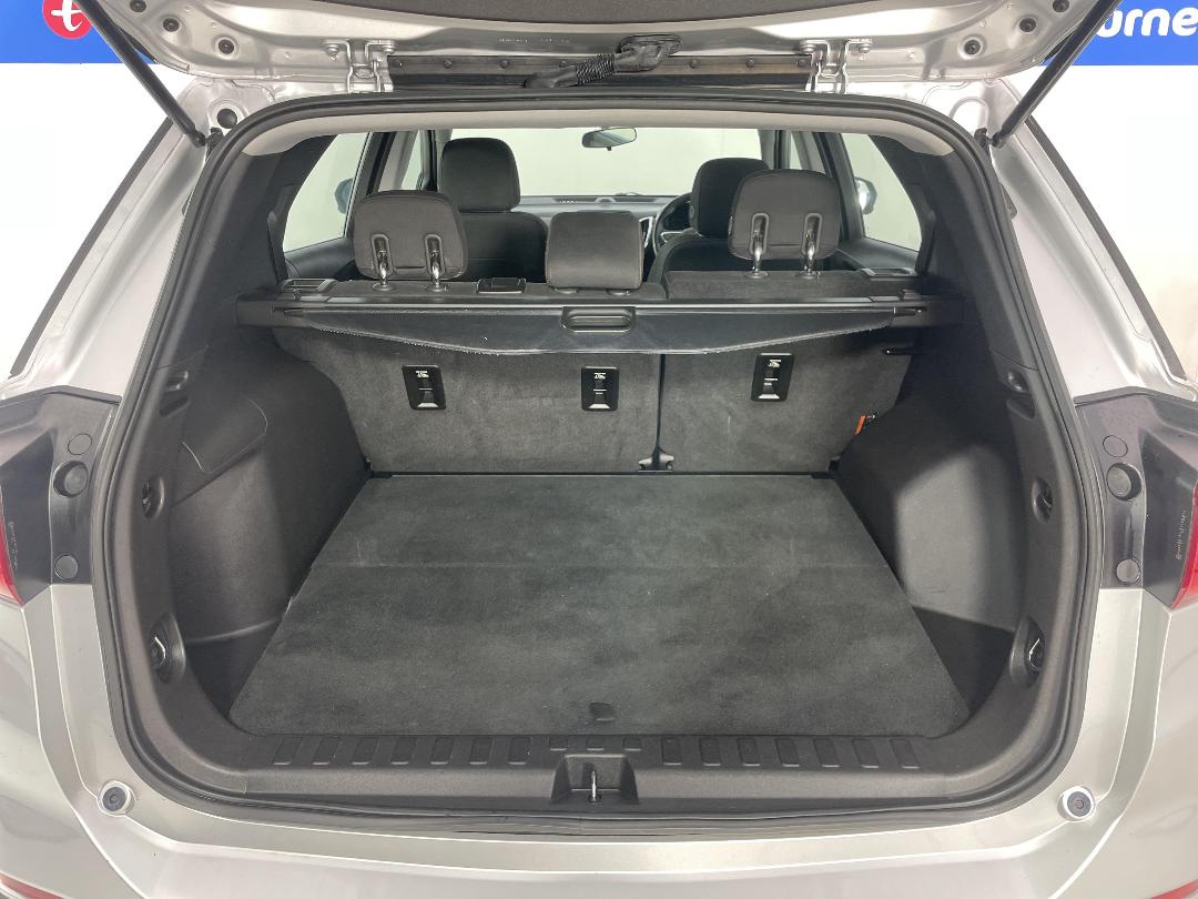 Photo '14' of Holden Equinox Photo '14' of Holden Equinox