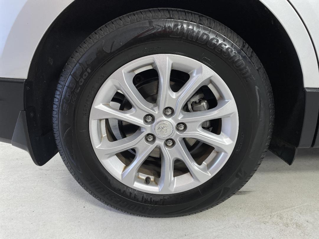 Photo '12' of Holden Equinox