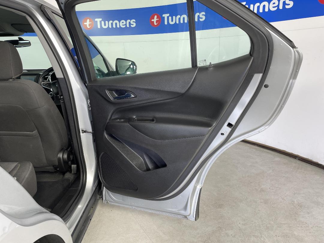 Photo '19' of Holden Equinox