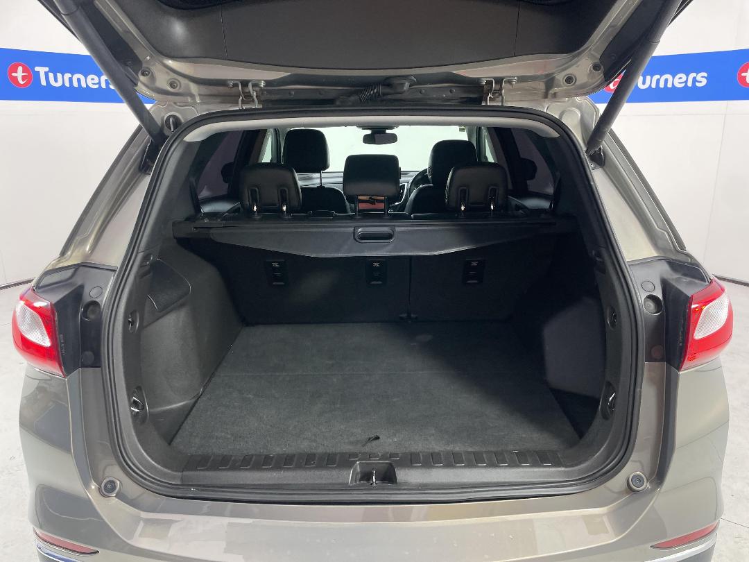 Photo '14' of Holden Equinox