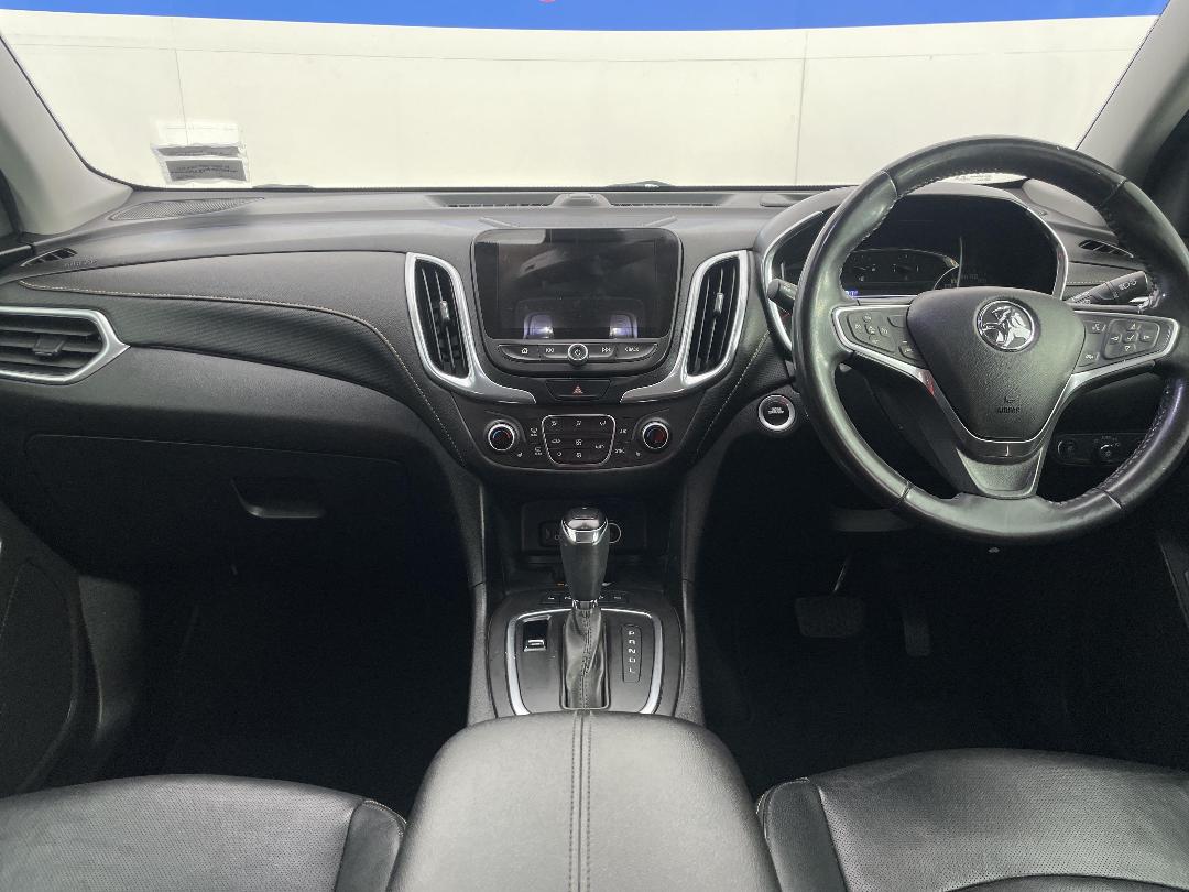 Photo '17' of Holden Equinox