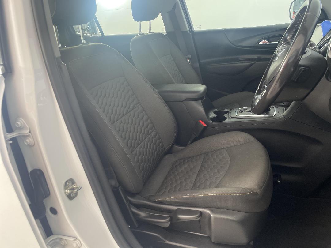 Photo '16' of Holden Equinox