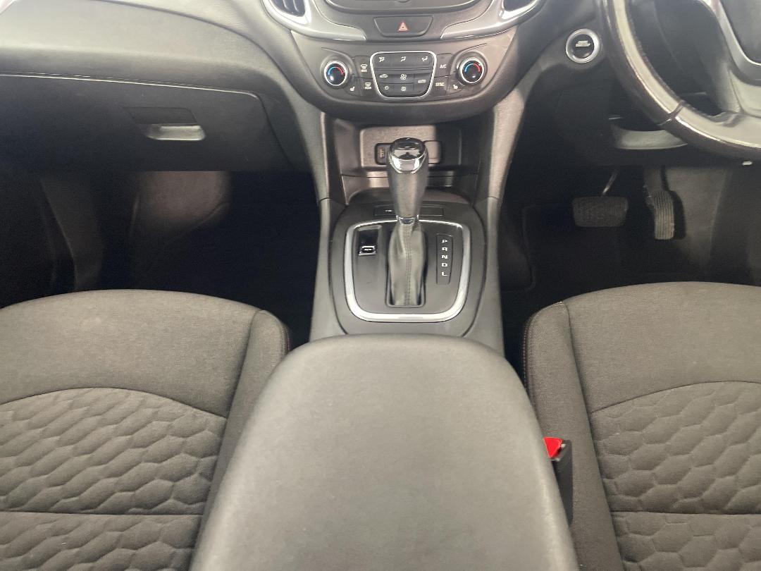 Photo '18' of Holden Equinox