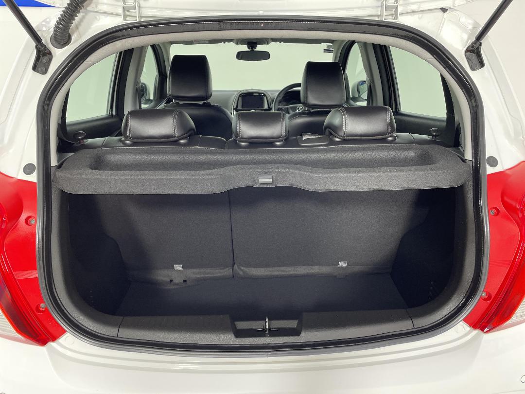 Photo '14' of Holden Spark