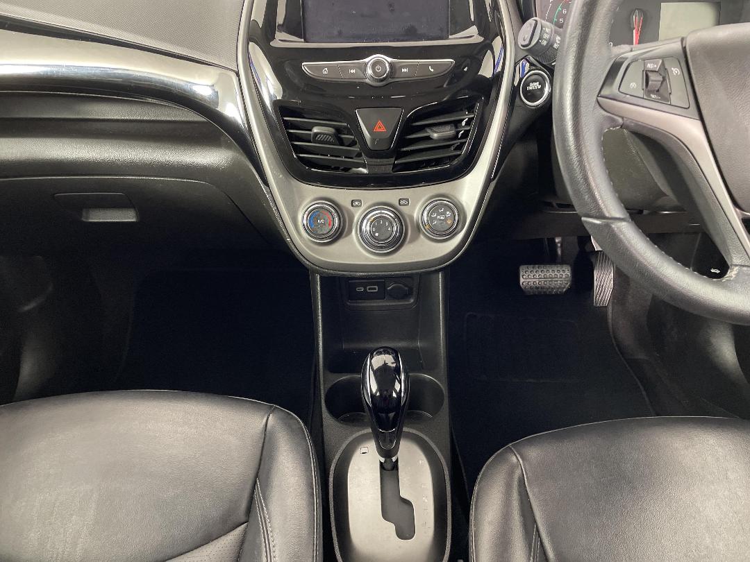 Photo '18' of Holden Spark