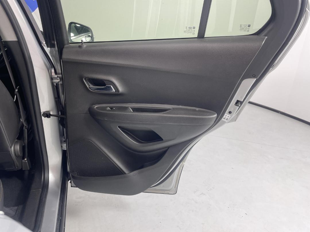 Photo '19' of Holden Trax