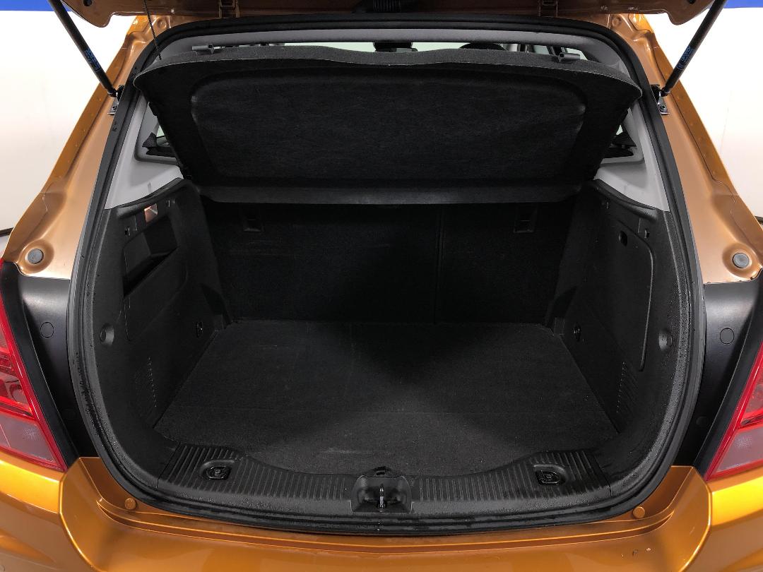 Photo '14' of Holden Trax