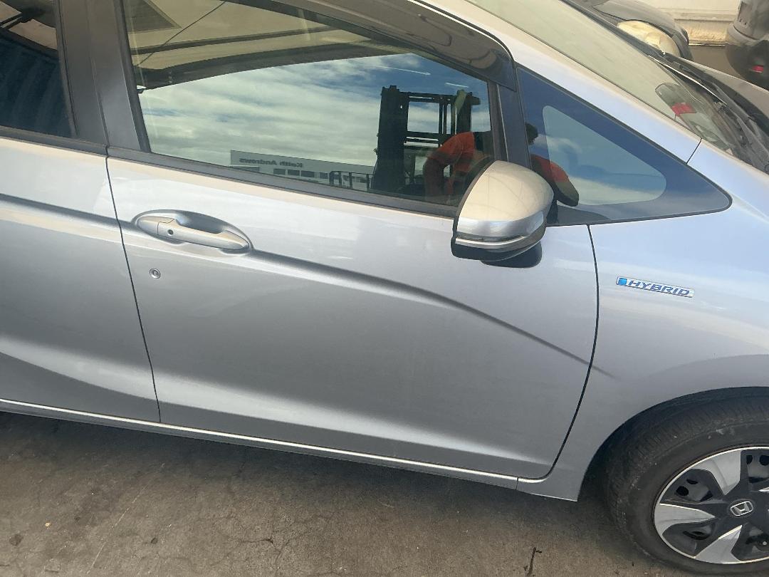 Photo '3' of Honda FIT Hybrid