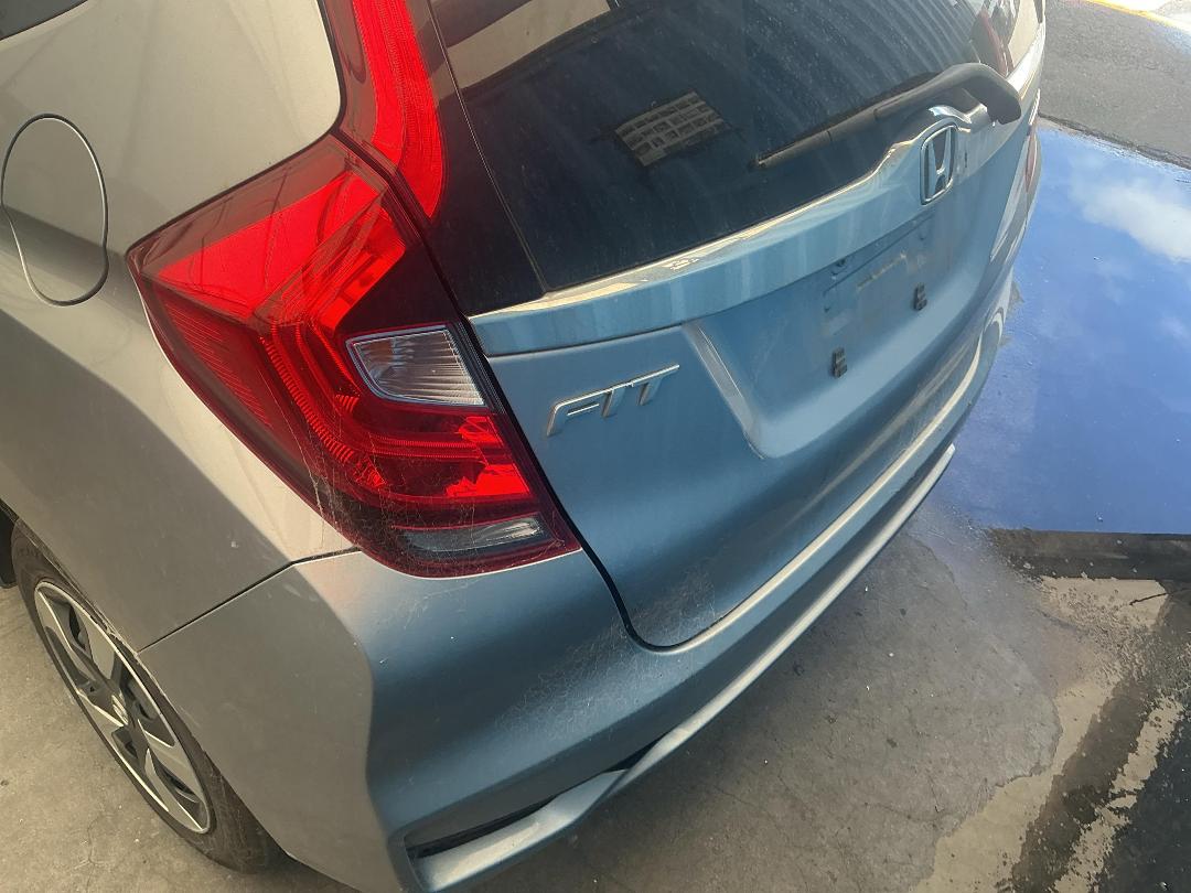 Photo '12' of Honda FIT Hybrid