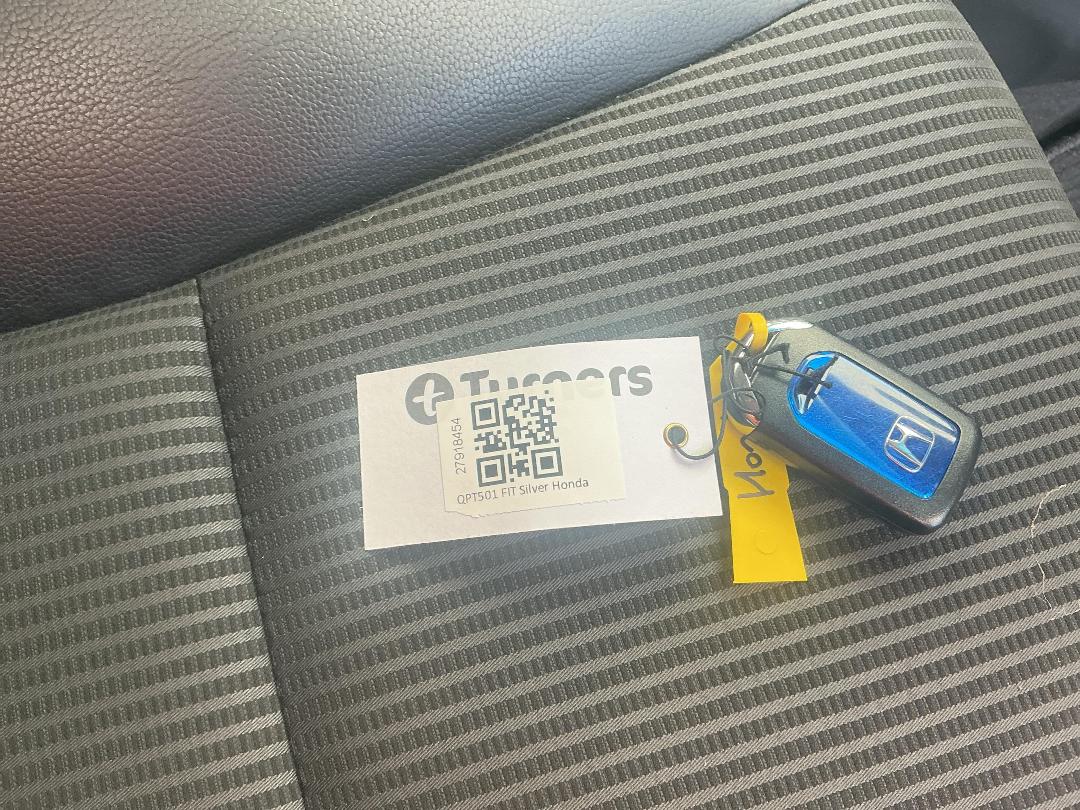 Photo '19' of Honda FIT Hybrid