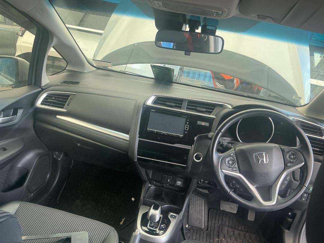 Photo '22' of Honda FIT Hybrid