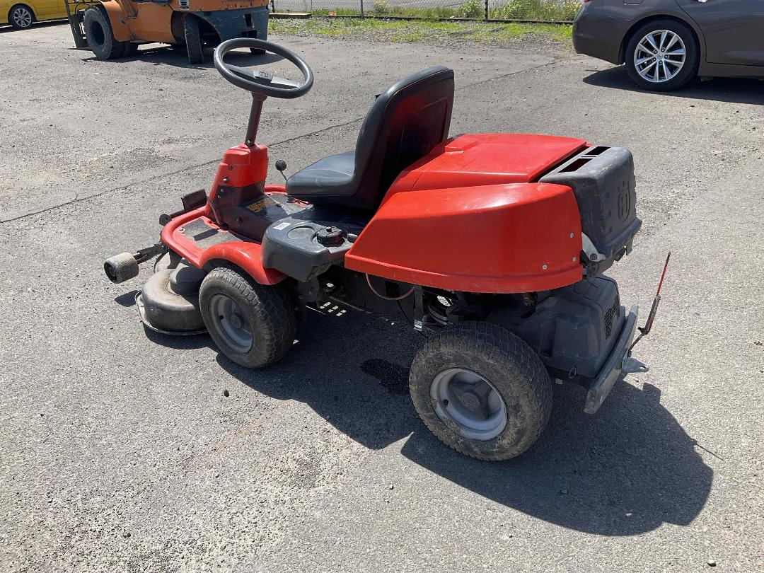 Photo '6' of Husqvarna HS 452 Ride On Mower Photo '6' of Husqvarna HS 452 Ride On Mower