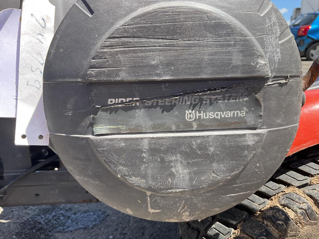 Photo '15' of Husqvarna HS 452 Ride On Mower Photo '15' of Husqvarna HS 452 Ride On Mower