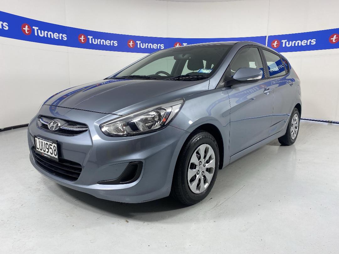 Photo '4' of Hyundai Accent Photo '4' of Hyundai Accent