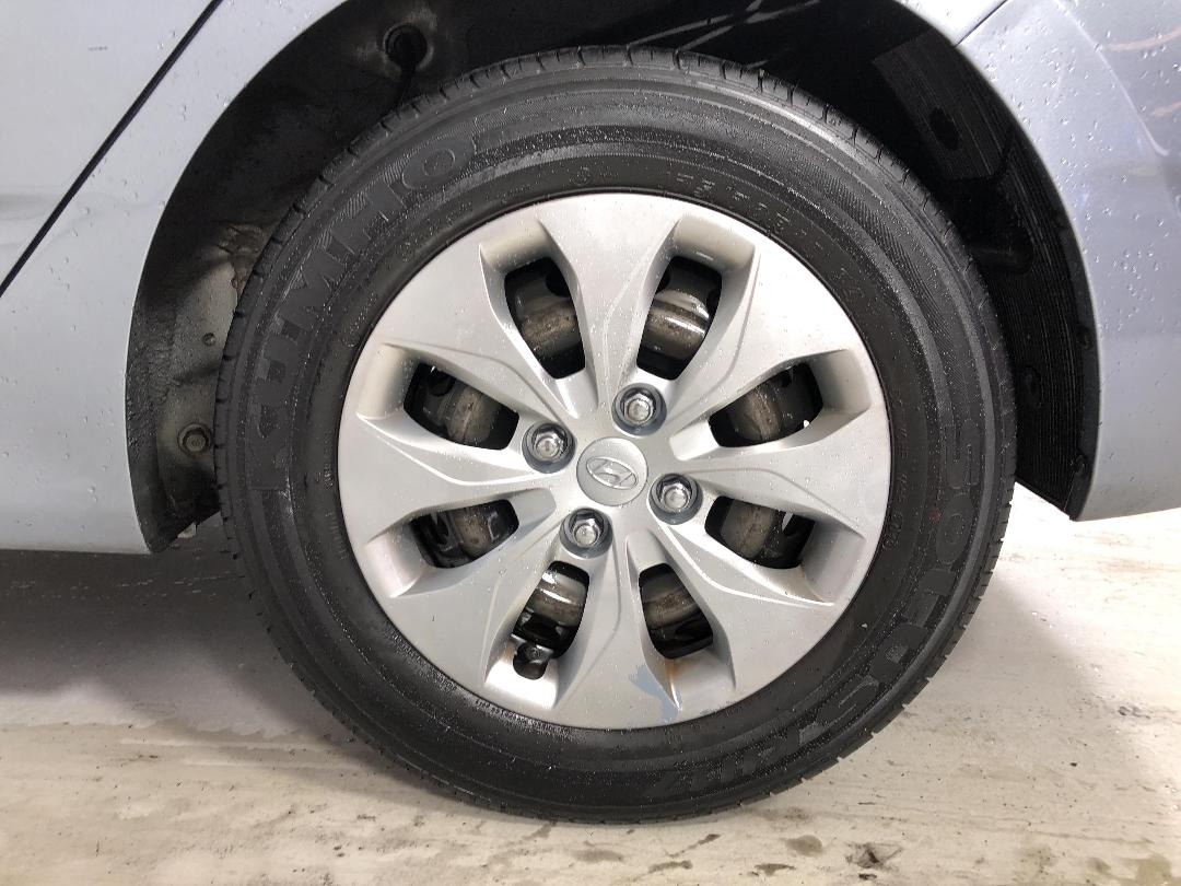 Photo '11' of Hyundai Accent Photo '11' of Hyundai Accent