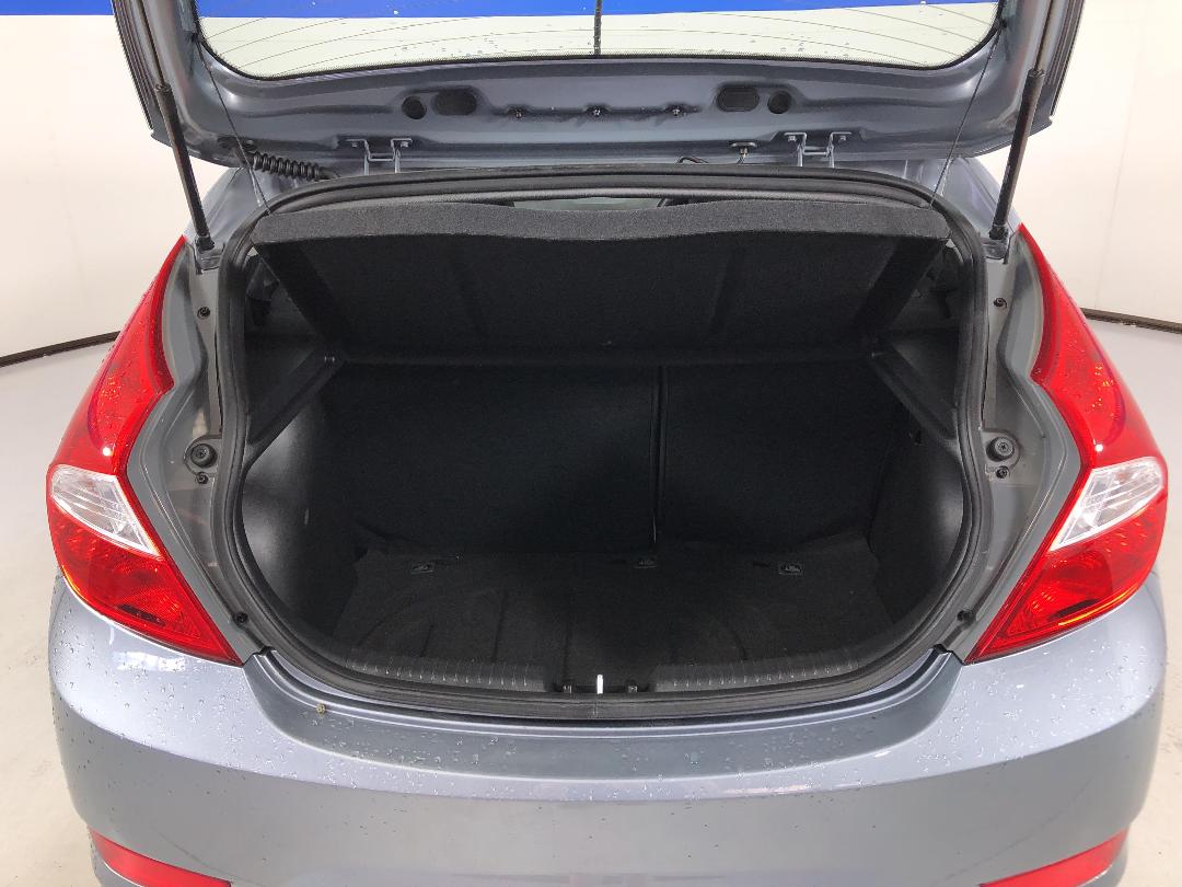 Photo '14' of Hyundai Accent Photo '14' of Hyundai Accent