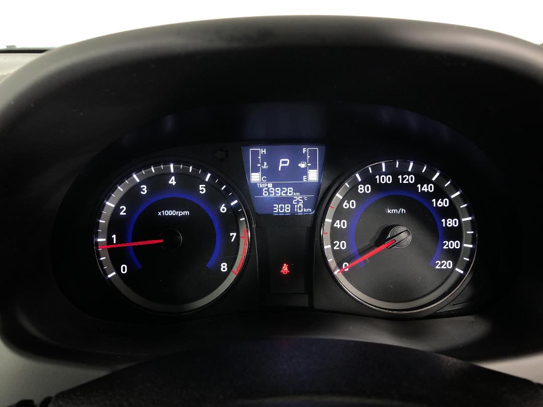 Photo '21' of Hyundai Accent Photo '21' of Hyundai Accent