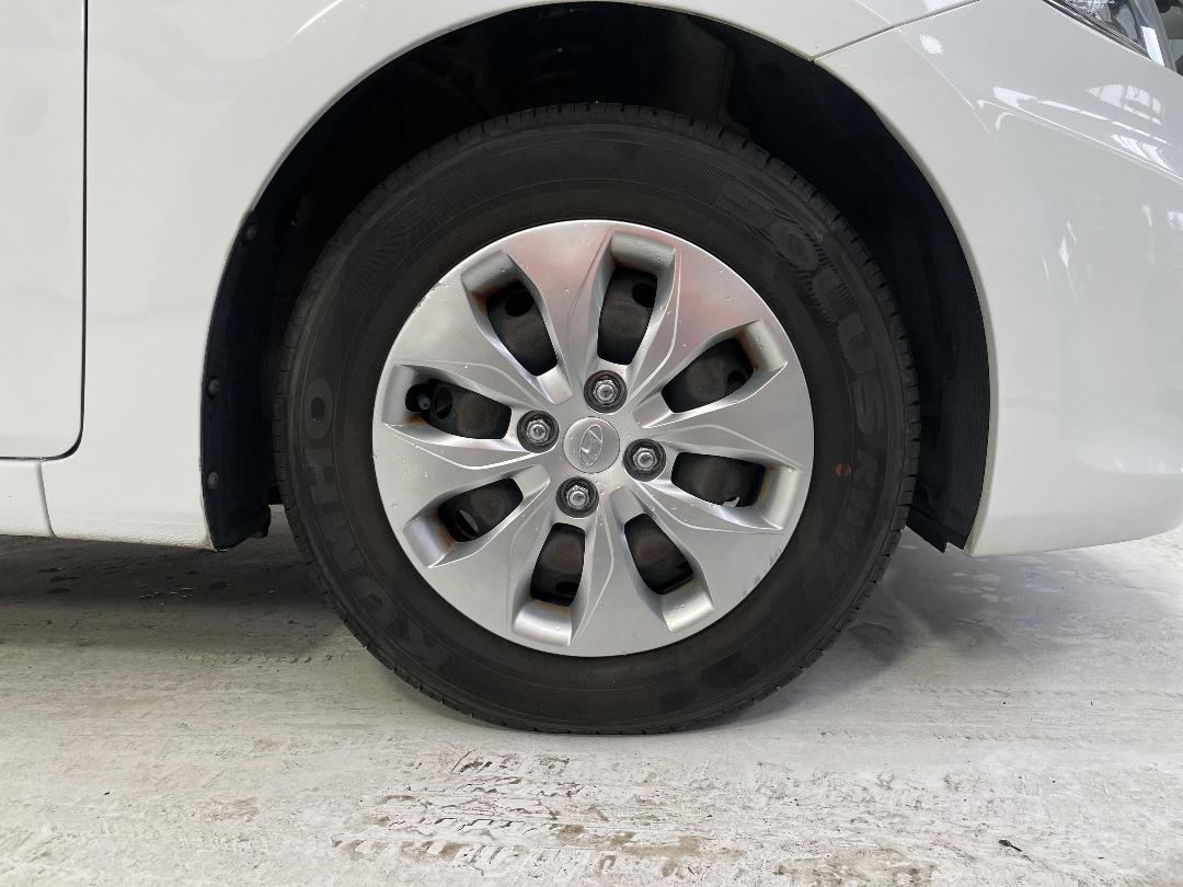 Photo '9' of Hyundai Accent