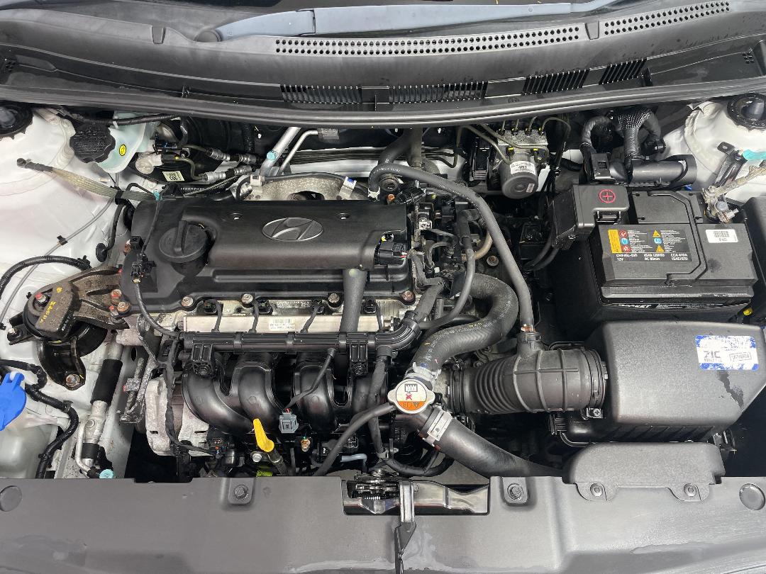 Photo '13' of Hyundai Accent