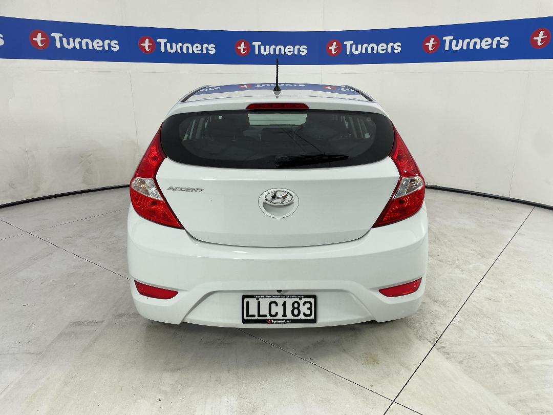 Photo '6' of Hyundai Accent