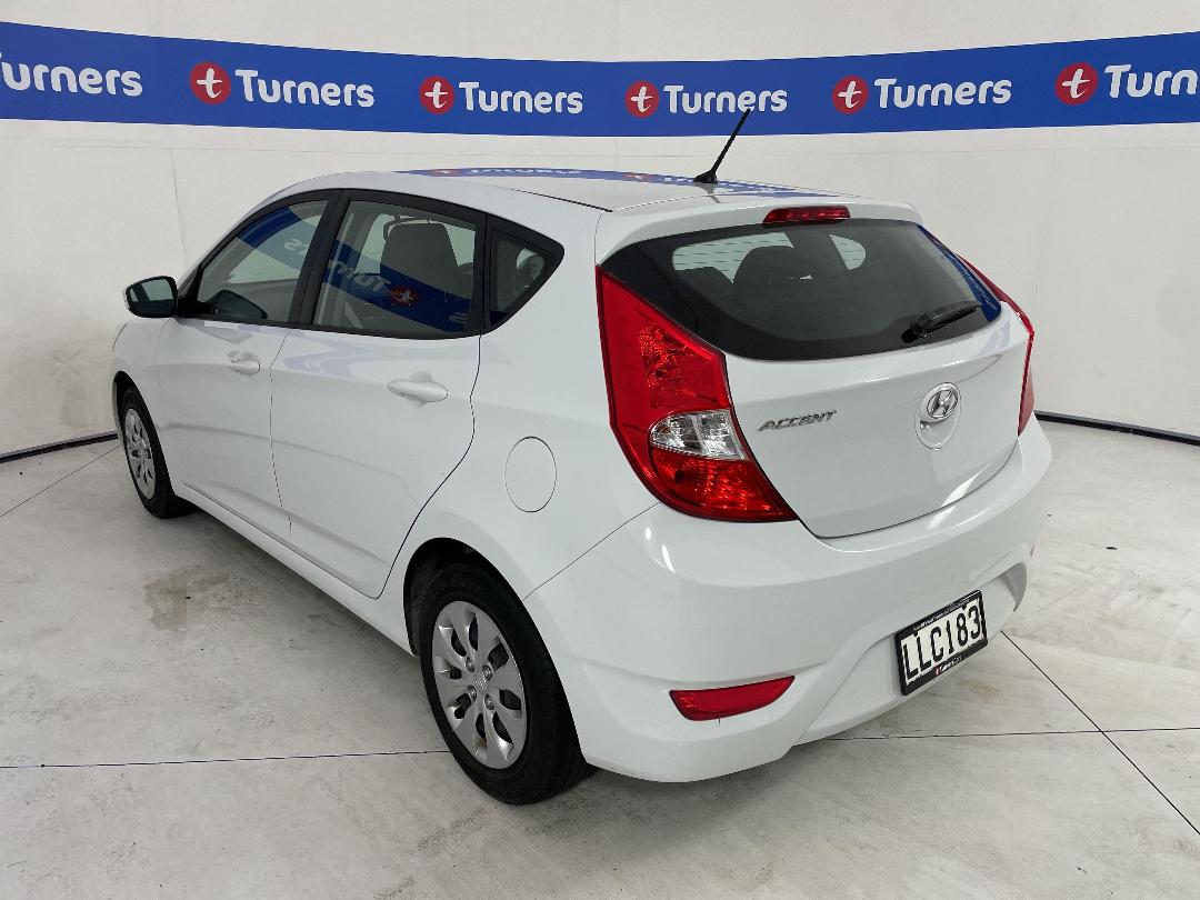 Photo '5' of Hyundai Accent