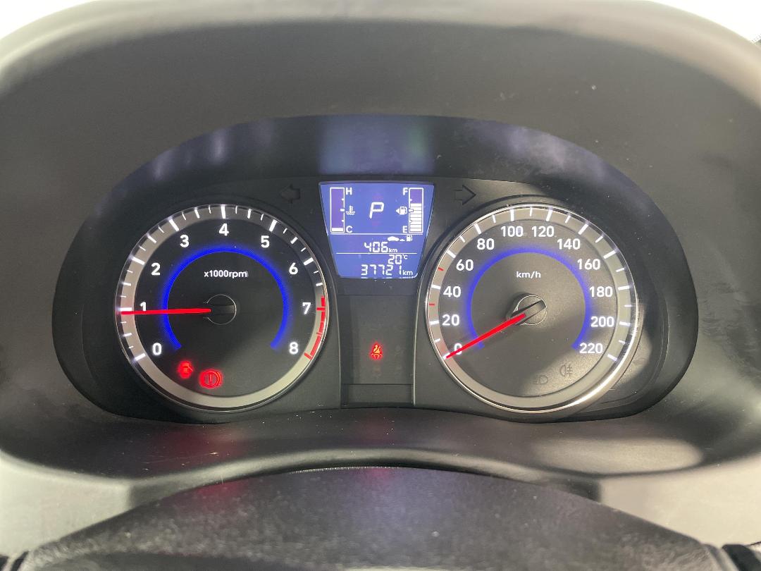 Photo '21' of Hyundai Accent