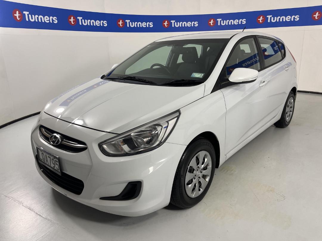 Photo '4' of Hyundai Accent Photo '4' of Hyundai Accent