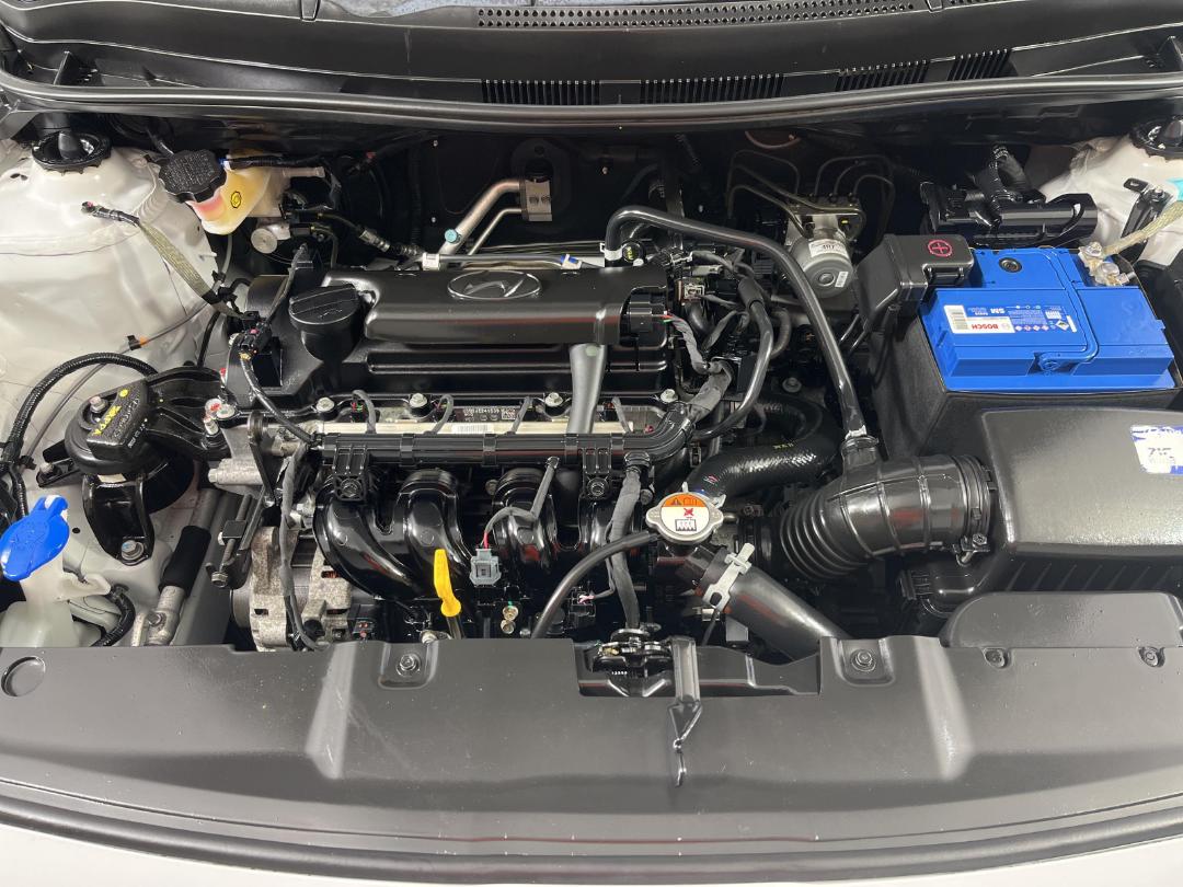 Photo '13' of Hyundai Accent Photo '13' of Hyundai Accent