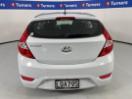 Thumbnail '6' of Hyundai Accent