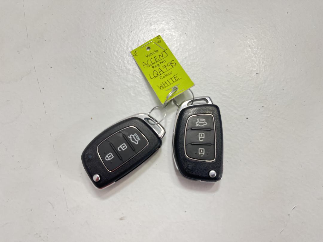 Photo '22' of Hyundai Accent Photo '22' of Hyundai Accent