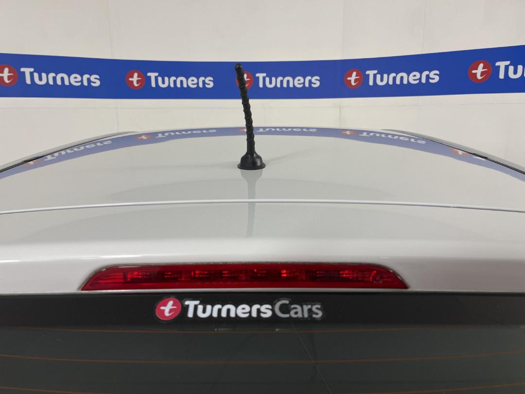 Photo '27' of Hyundai Accent Photo '27' of Hyundai Accent